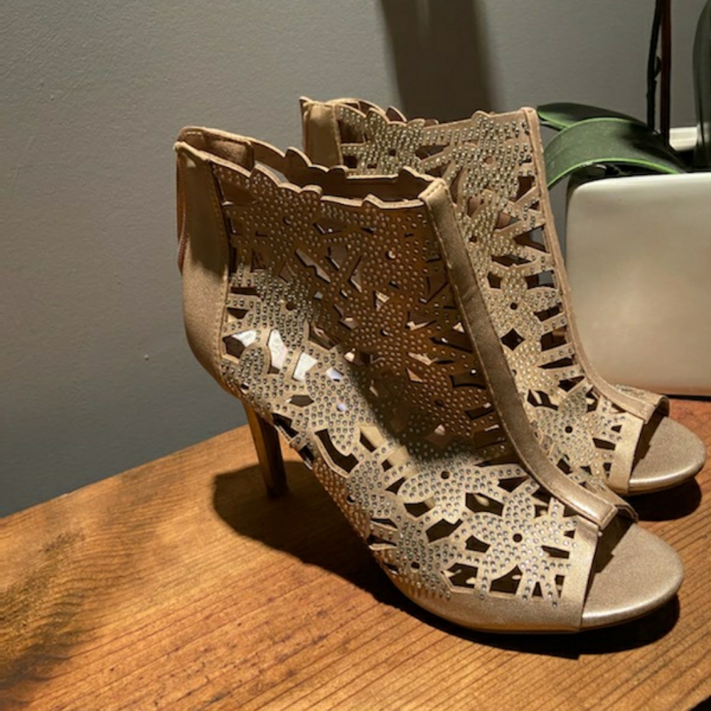 Heels w/rhinestones..